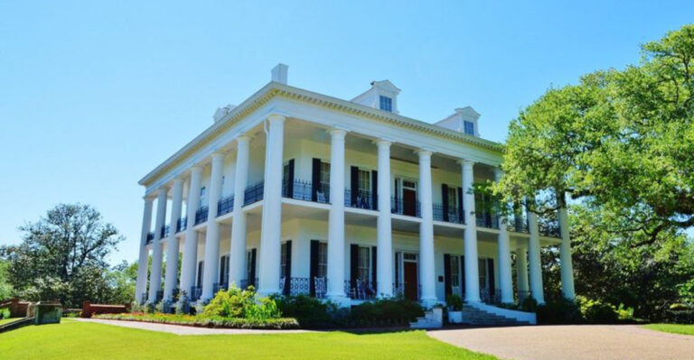 20 Secluded Mansions in Mississippi Featuring Centuries of Craftsmanship