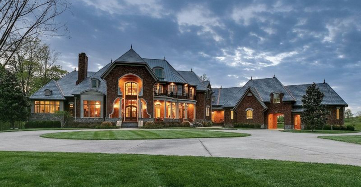 20 Secluded Mansions in Tennessee Make the Most of Wide Open Spaces