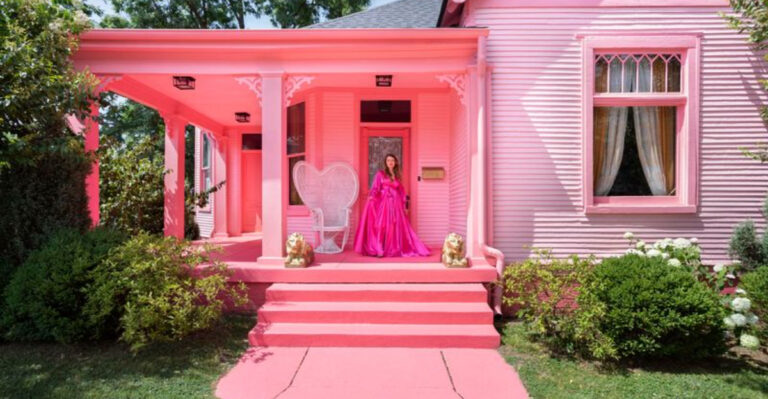 23 Tiny Girly Homes That Redefine Charm and Whimsy