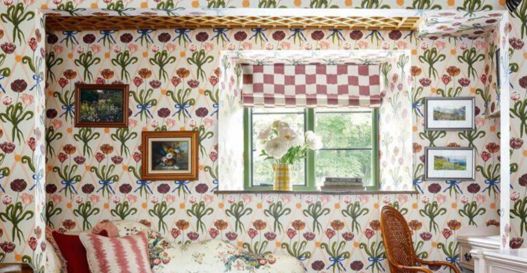 24 Easy Ways to Incorporate Chintz Style Into Your Space
