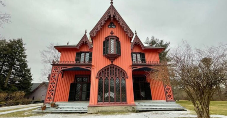 24 Of The Best Historic Mansions Throughout New England