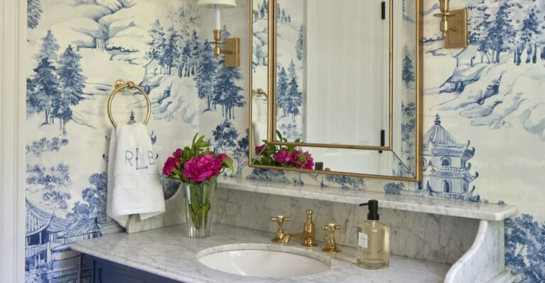 25 Easy Ways to Add Vintage Charm to Your Bathroom