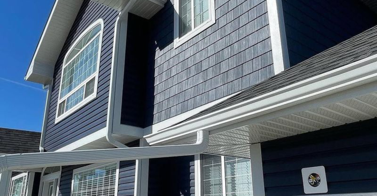 25 Steps To Choosing The Right Siding Color, According To Experts