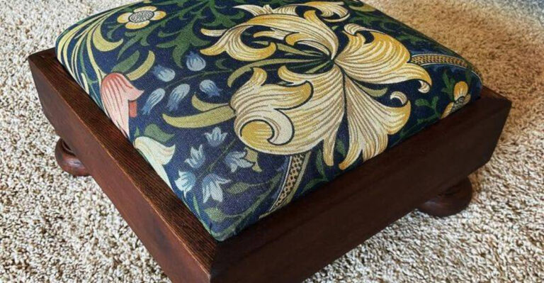 26 Smart Ways To Use Old Pillows Around Your Home Instead Of Getting Rid Of Them