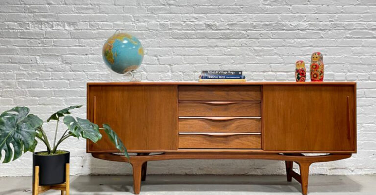30 Old-Fashioned Furniture Pieces That Are Secretly Timeless And Still Stylish