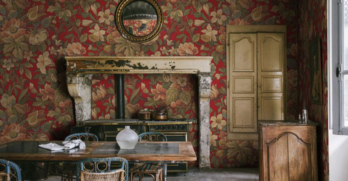 32 Antique Interior Design Features Designers Wish Would Make A Comeback