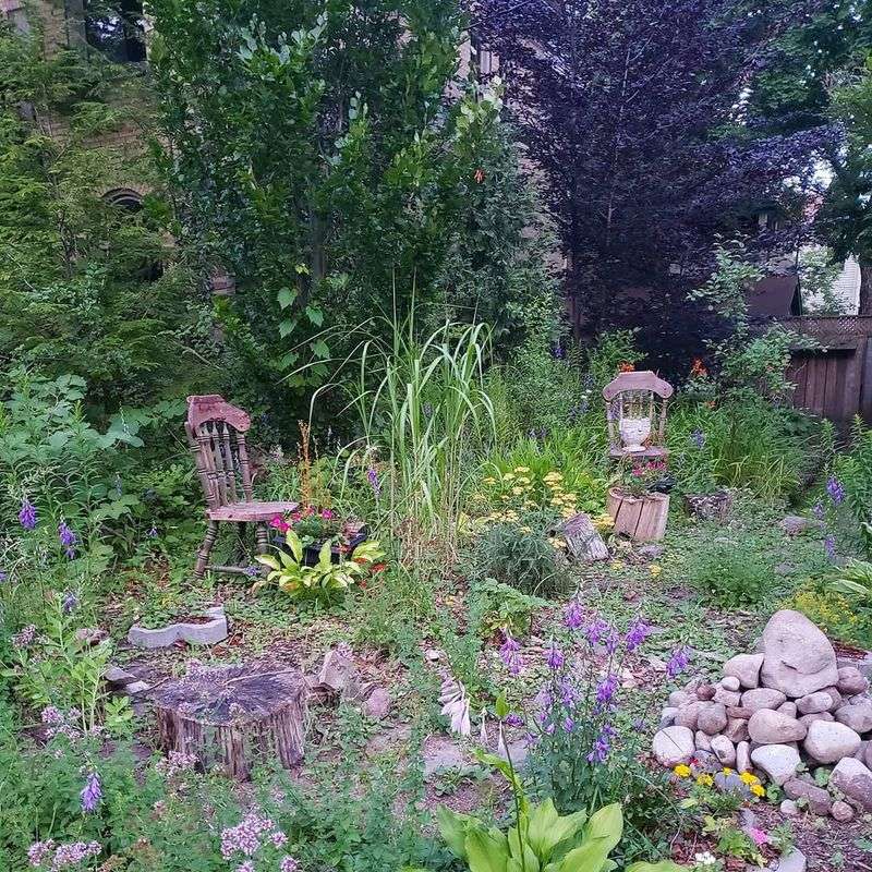 DEVALUES: Cluttered Garden