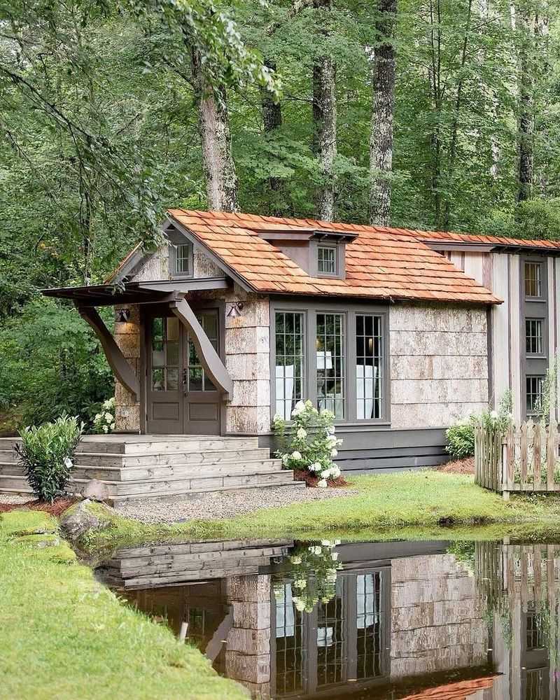 Mediterranean Villa Cabin