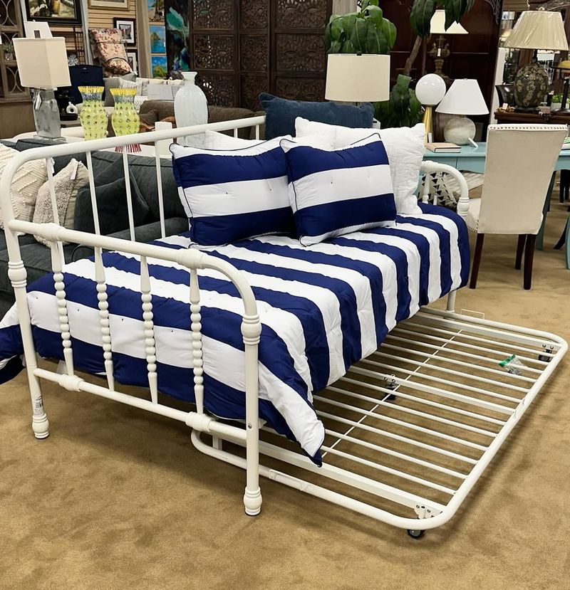 White Metal Daybed