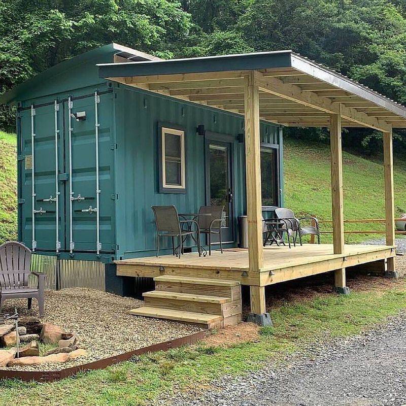 Vintage Camper Cabin