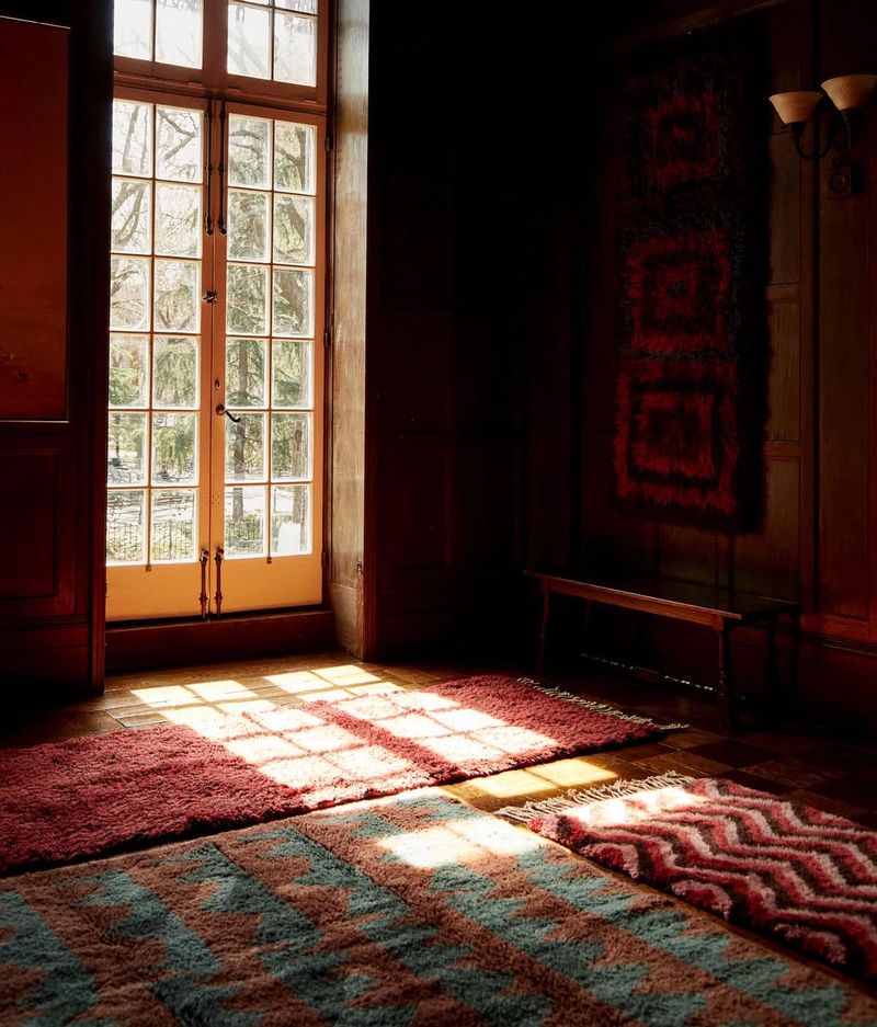 Contrasting Carpets