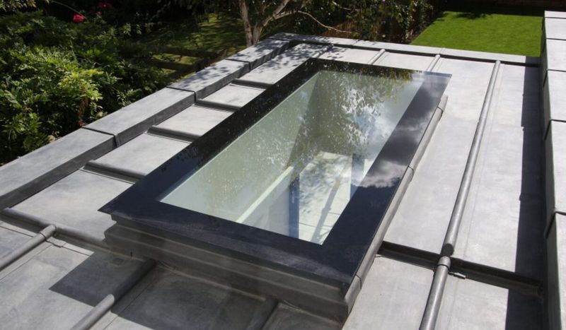 Flat Roof with Integrated Skylights and Hidden Supports