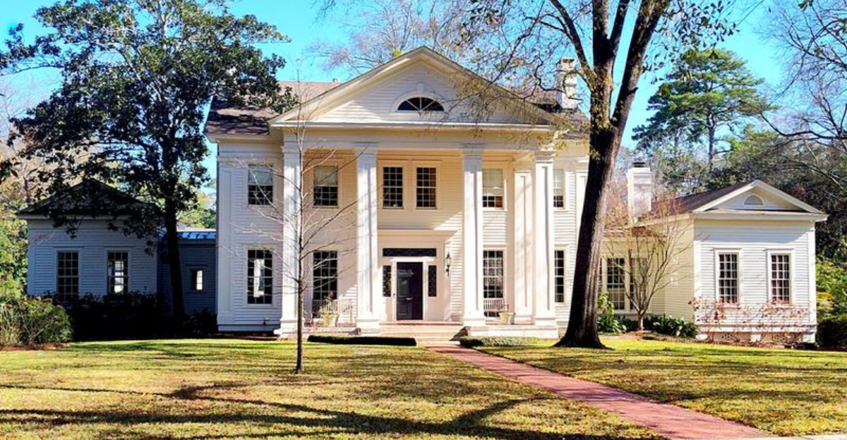 Explore 20 Lavish Multi-Million Dollar Historic Homes In Mississippi