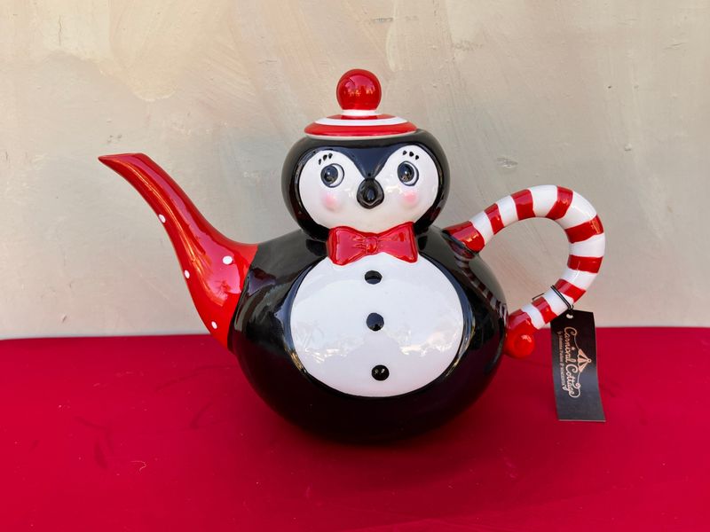 Penguin-Shaped Teapot