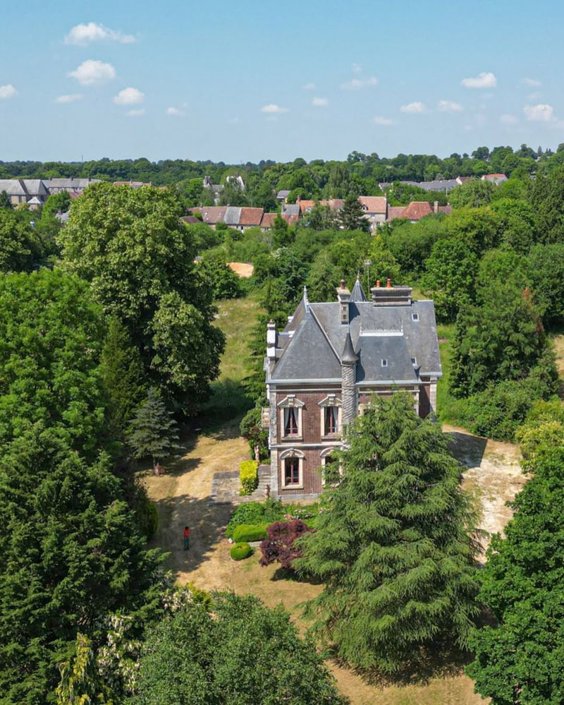 Forest Hill Manor