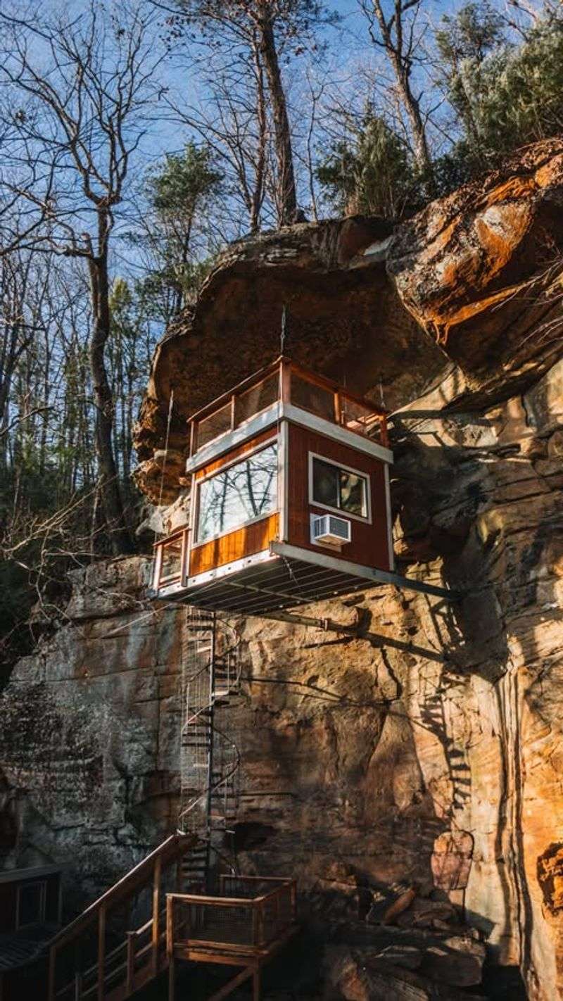 Canyon Cliff Cabin