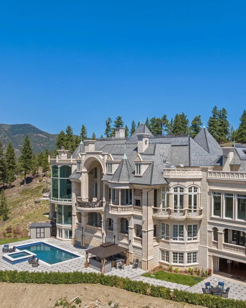 Mountain View Chateau