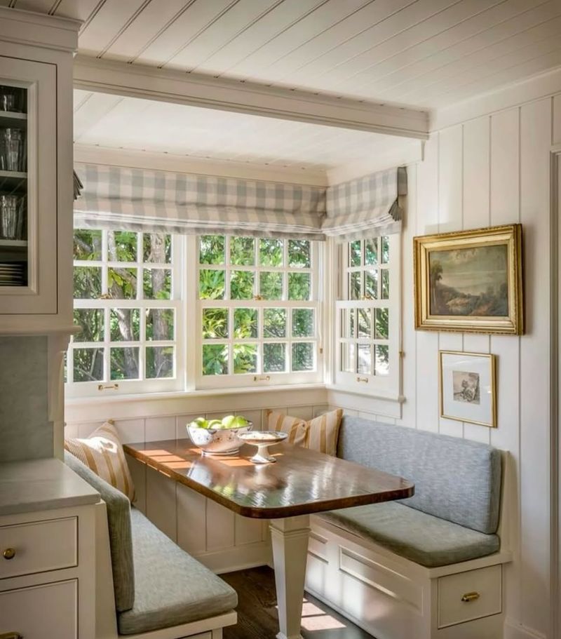 Cozy Breakfast Nook