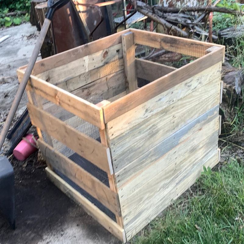 Pallet Compost Bin