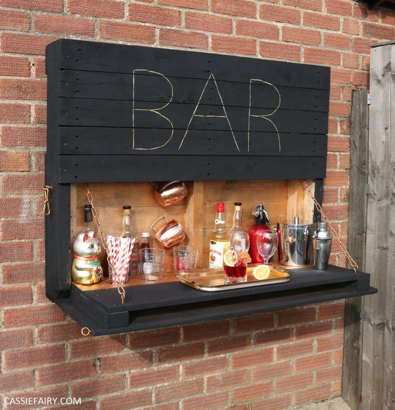 Pallet Wall-Mounted Bar