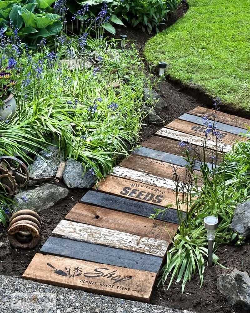 Pallet Garden Path