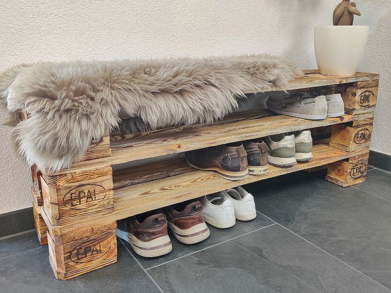 Pallet Shoe Storage Bench