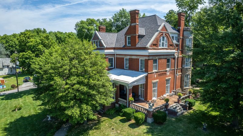 Victorian Estate in Atchison