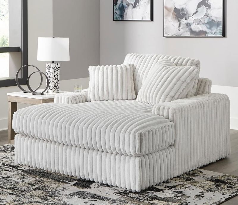 The Chic Chaise