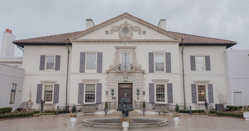 The Grosse Pointe War Memorial