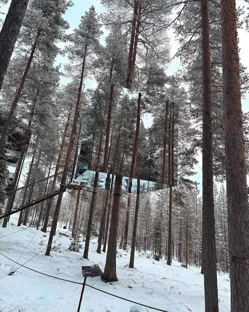 The Mirrorcube, Sweden