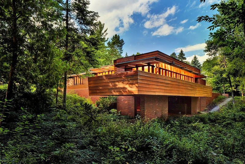 The Frank Lloyd Wright Affleck House