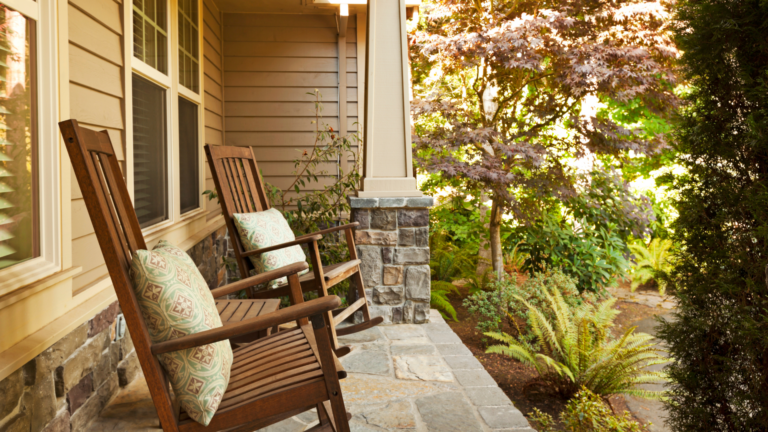 The 29 Dreamiest Front Porch Decorating Ideas You’ll Want To Try Now