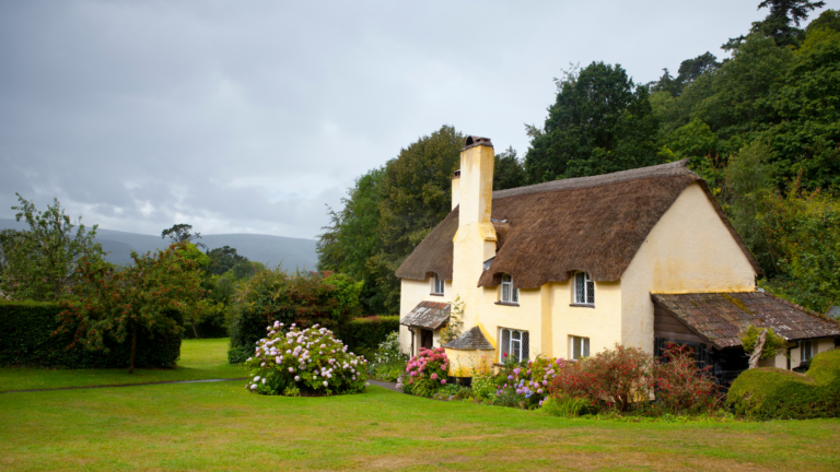 28 English Cottage Details That Transform Any Room