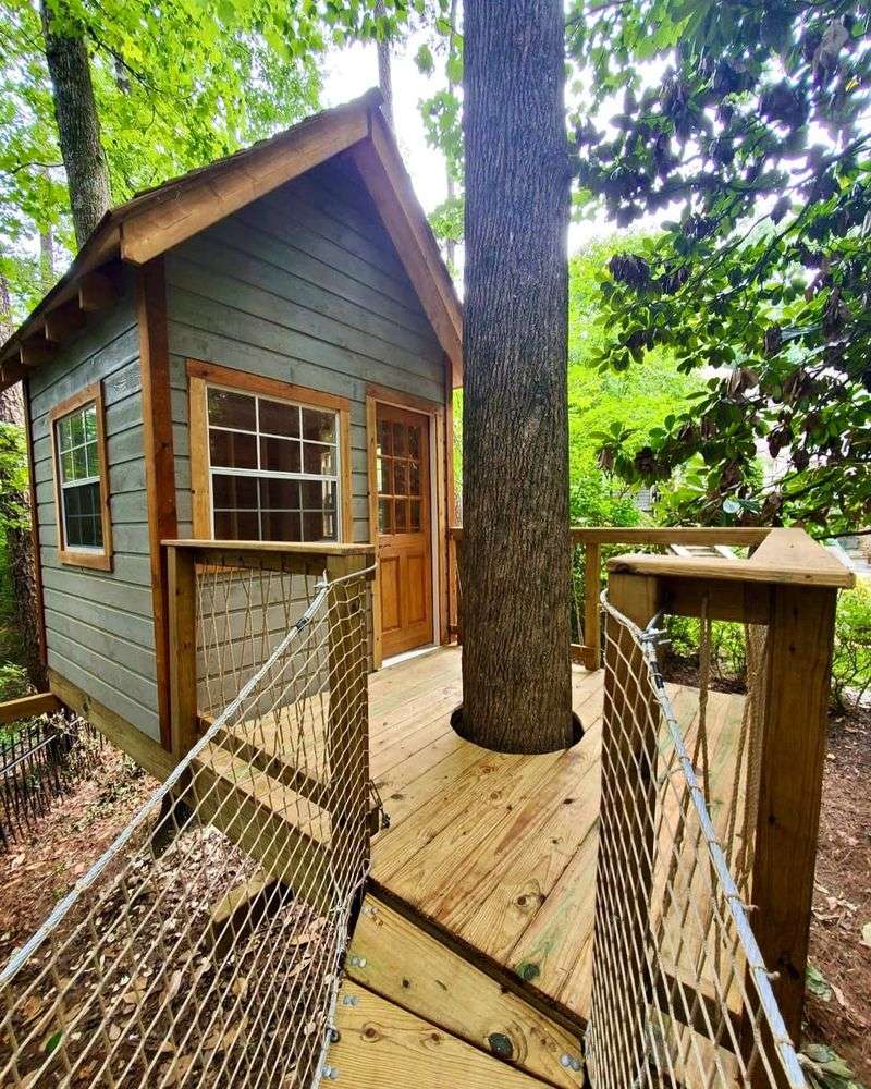 Treehouse Hideaway