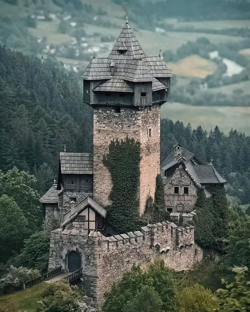 Medieval Magic Mansion