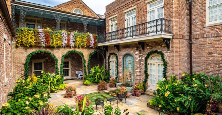 10 Beautiful Historic Homes From Alabama Built Between 1869 and 1923