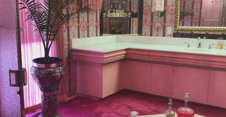 12 Decorating Moves From Grandma’s House We Hope Never Come Back And 12 We Secretly Miss