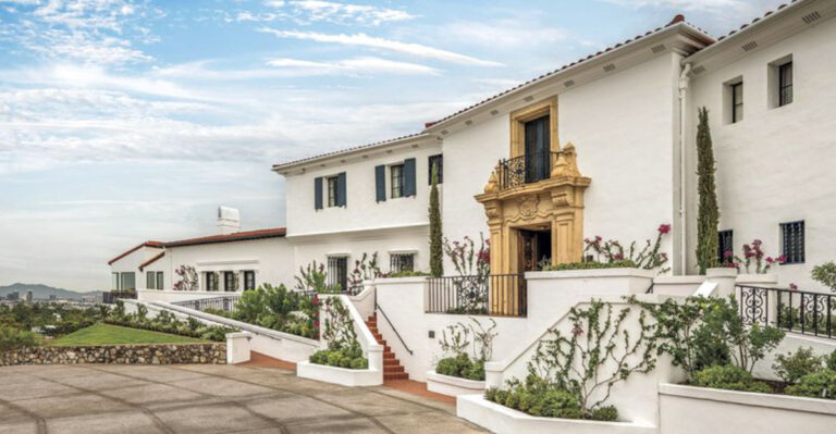 15 Enchanting Old-World Houses Tucked Away In Arizona