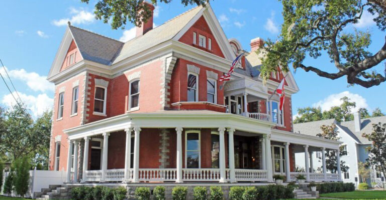 15 Fairytale Homes in Florida That Are Older Than You’d Guess