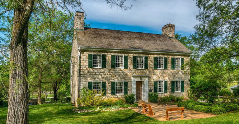 15 Storybook Centuries-Old Homes In Missouri