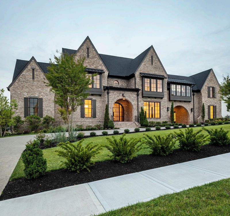 3200 W 64th St, Mission Hills – $1,750,000