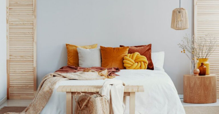 16 Bedroom Color Combinations That Will Rule Spring 2025