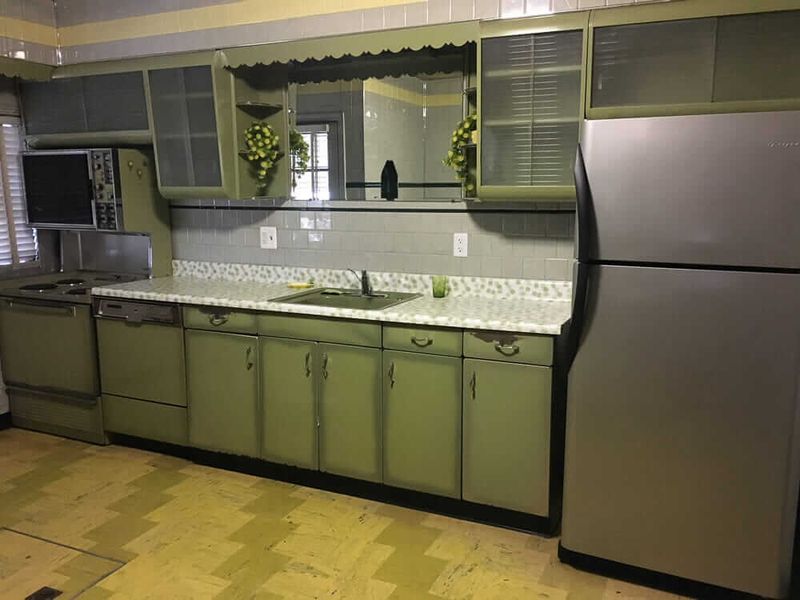 Avocado Green Appliances