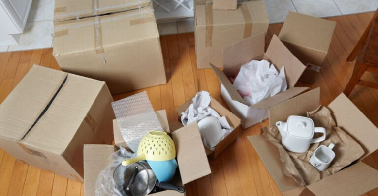 17 Tips On How to Declutter If You’re A Maximalist And 6 Very Common Mistakes