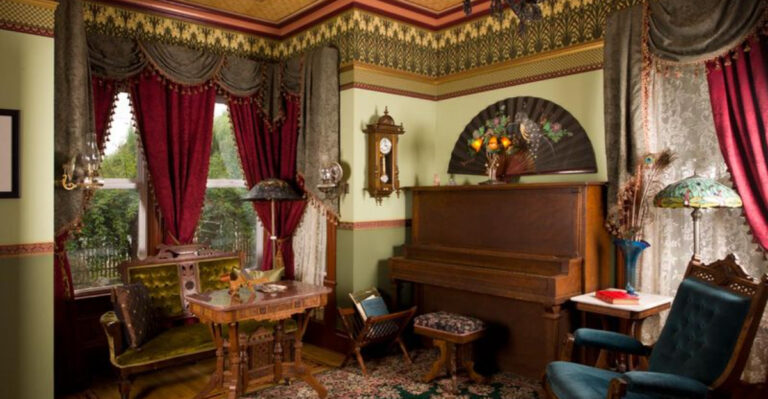 18 Lost Features That Prove Old Homes Used To Have Much More Character