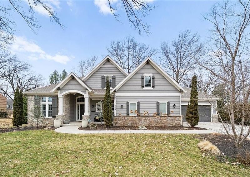 8904 Cherokee Ln, Leawood – $1,900,000