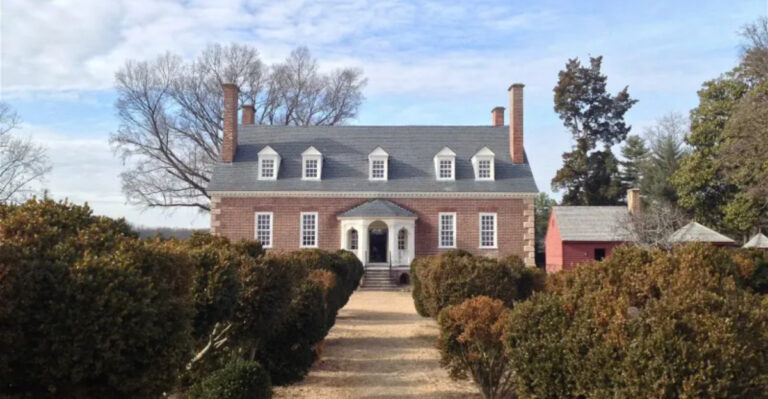 22 Dreamy Centuries-Old Storybook Homes In Virginia