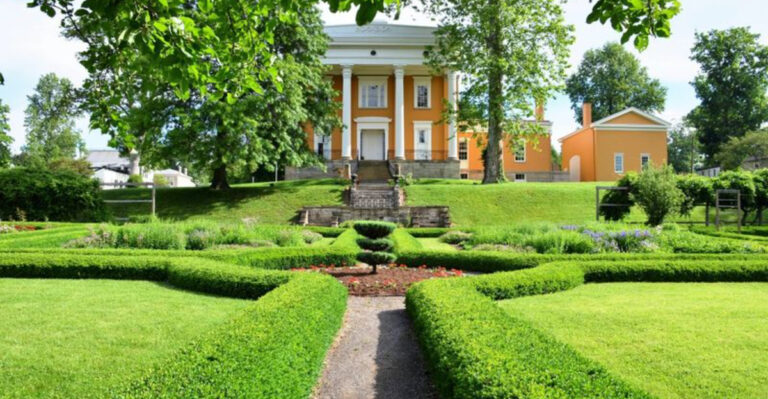 24 Stunning Victorian Homes in Indiana That Capture Timeless Charm