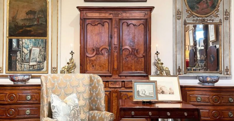 35 Reasons Why The Royalcore Trend Is Making Homes Feel Like A Modern Versailles