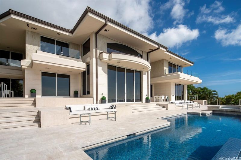 360 Puuikena Drive – Honolulu